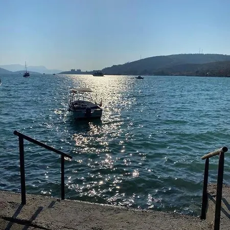 Villa Havalimanina 10 Dak Denize 5 Dak 2+1 *